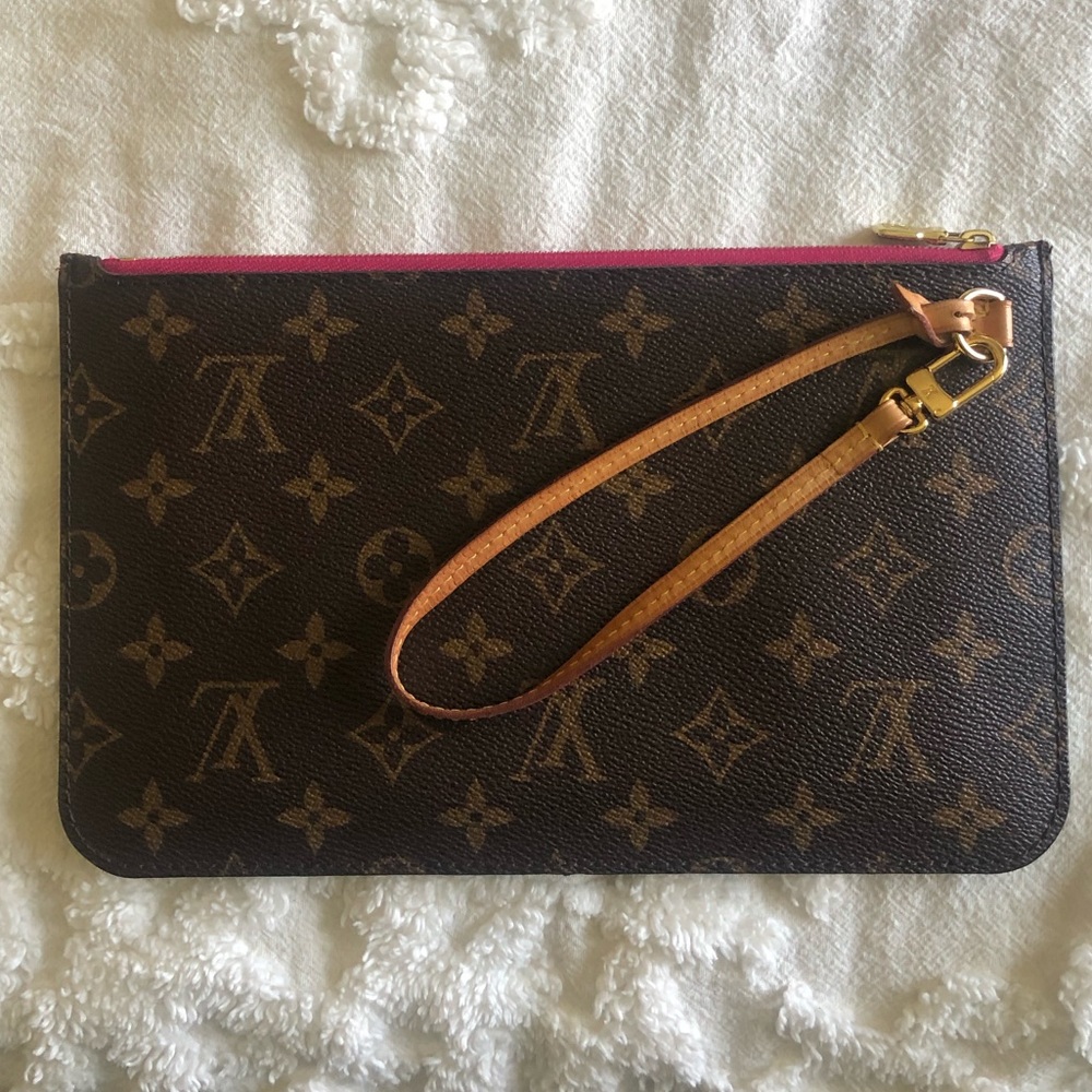 Louis Vuitton Neverfull Pochette